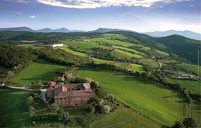 Agriturismo Girolomoni - Locanda Isola del Piano Екстер'єр фото