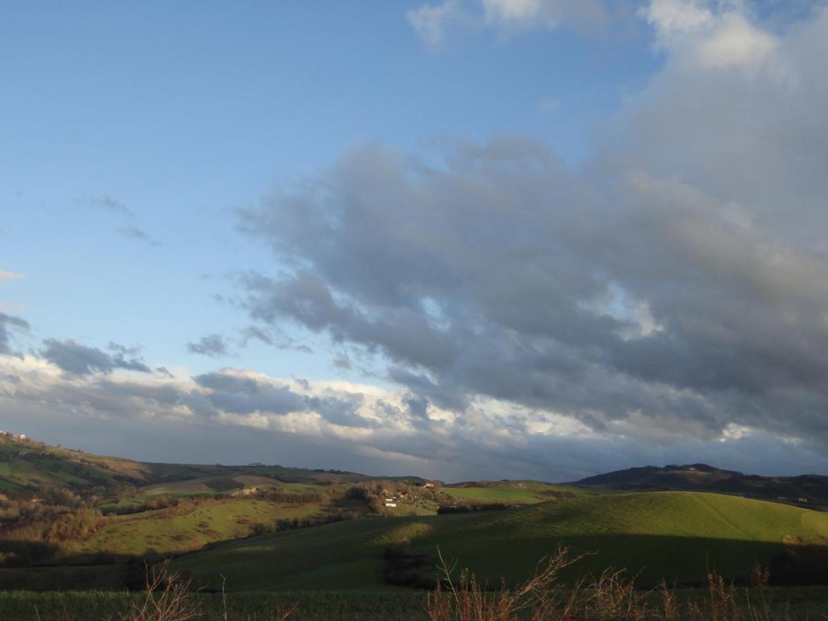 Agriturismo Girolomoni - Locanda Isola del Piano Екстер'єр фото